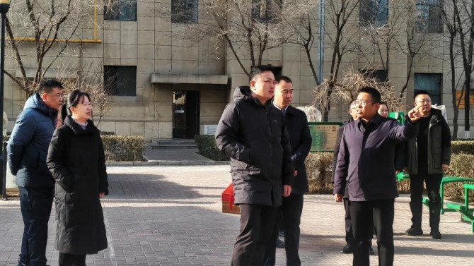 寒冬送暖显真情 心系物业守一线——置业公司开展一线职工慰问活动