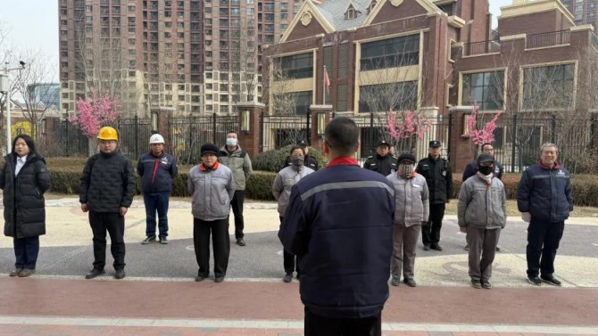 以练筑防 守护平安——物业公司组织开展电梯应急演练